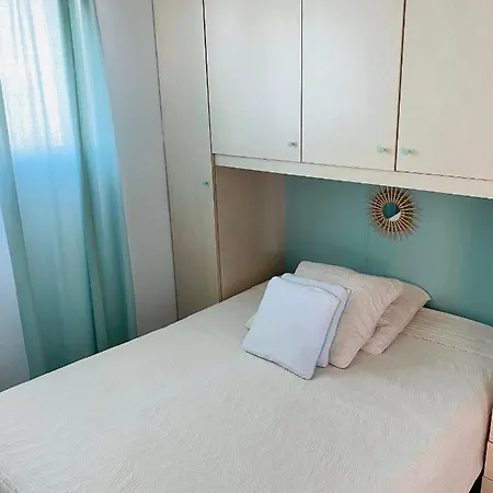 Nid Douillet Sur La Cote D'azur אנטיב